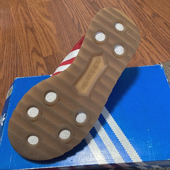 ADIDAS RUNNING SHOES - Picture 2 of 3